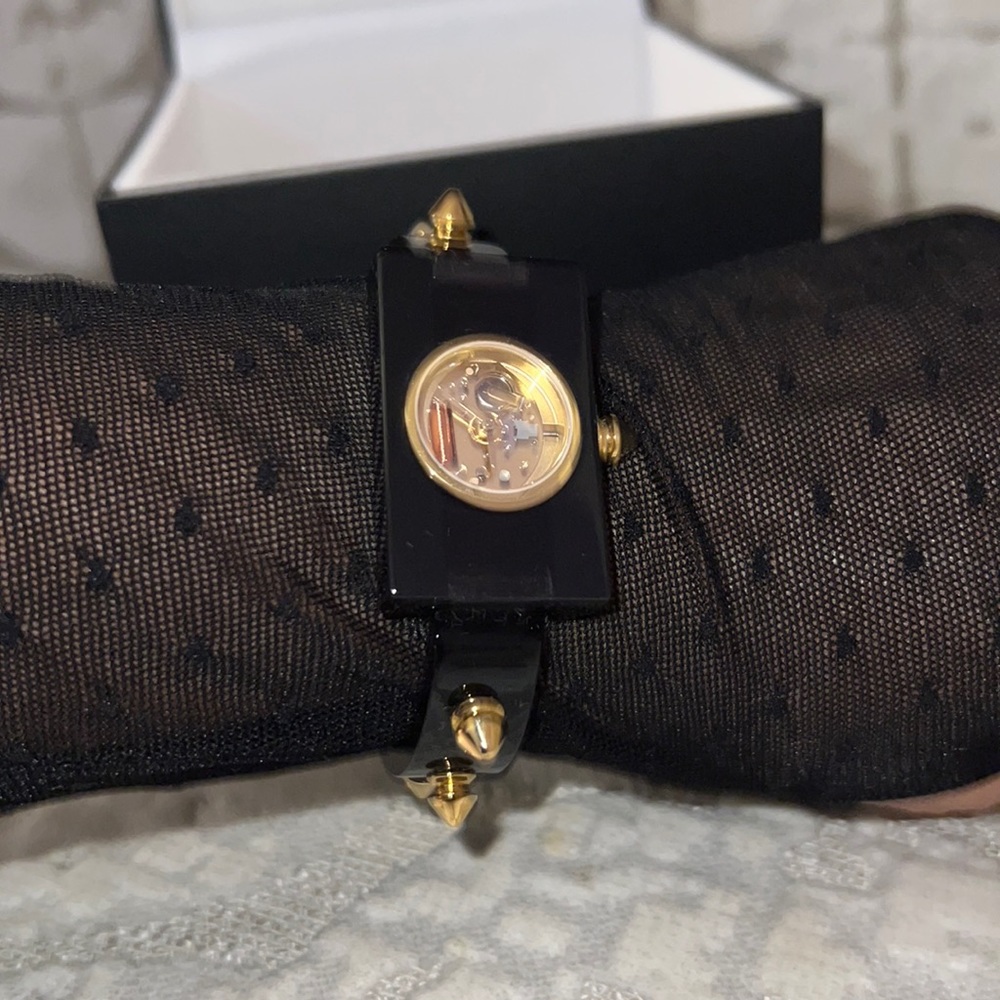 Gucci Watch - Picture 1 of 9